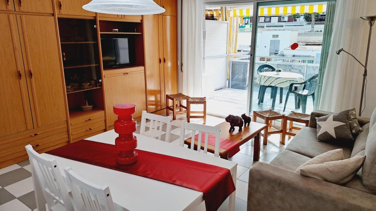 Apartamentos Montblanc Familidays 013 Салоу Екстериор снимка